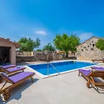 Luxury On Spacious Private 빌라 *