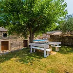 Luxury On Spacious Private Rakalj