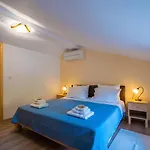 Luxury On Spacious Private * Rakalj