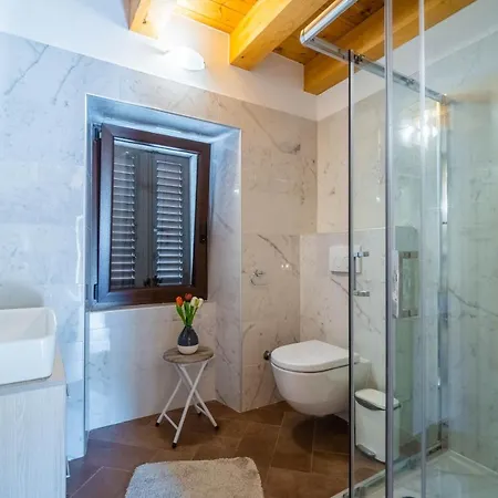 Luxury On Spacious Private