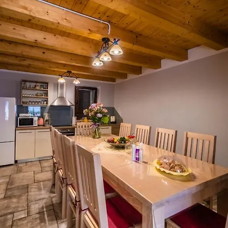 Luxury On Spacious Private Rakalj