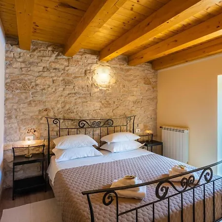 Luxury On Spacious Private Rakalj