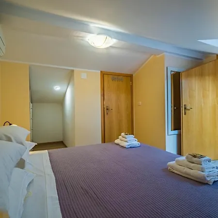 Luxury On Spacious Private