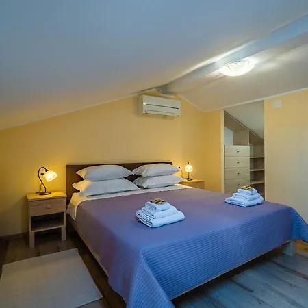 Luxury On Spacious Private Villa