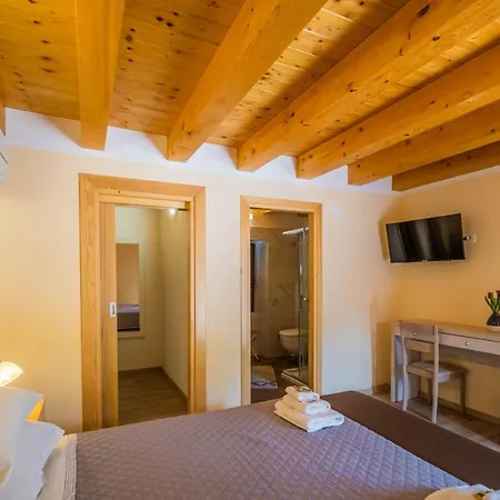 Luxury On Spacious Private Rakalj