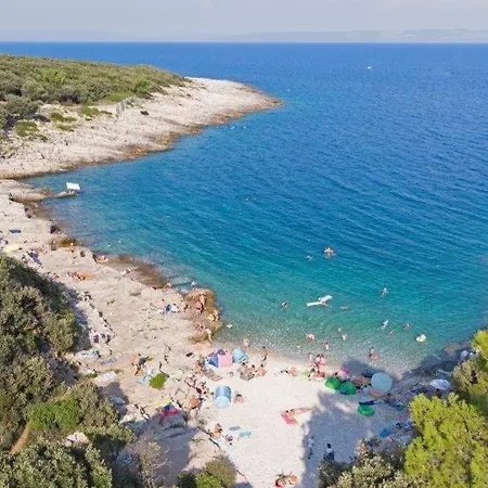 Luxury On Spacious Private Rakalj