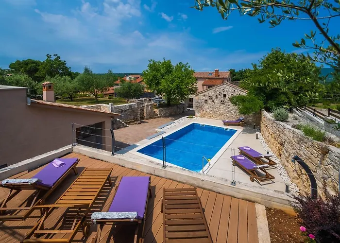 Luxury On Spacious Private Rakalj