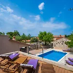 Luxury On Spacious Private Βίλα *