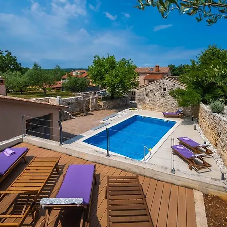 Luxury On Spacious Private Rakalj