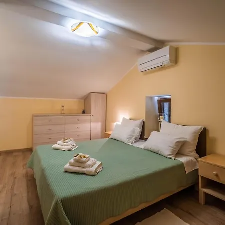 Luxury On Spacious Private