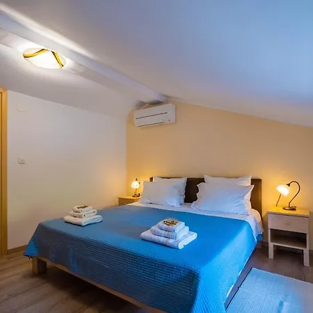 Luxury On Spacious Private * Rakalj