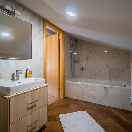Luxury On Spacious Private *