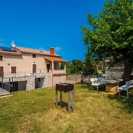 Luxury On Spacious Private Вилла